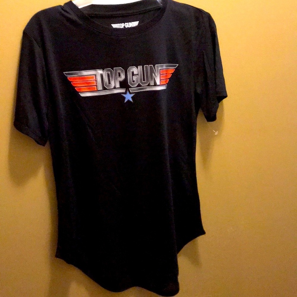 NWOT Top Gun tshirt